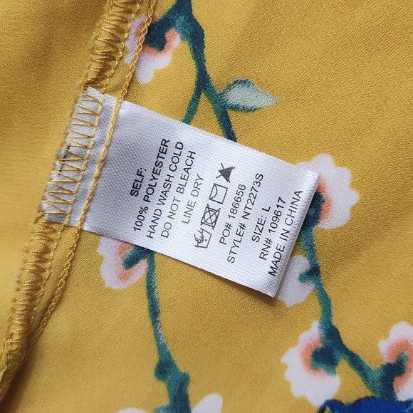 Floral bird wrap top L - Picture 9 of 11